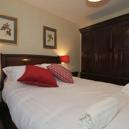 Sir John Rodgersons Quay Apartment *