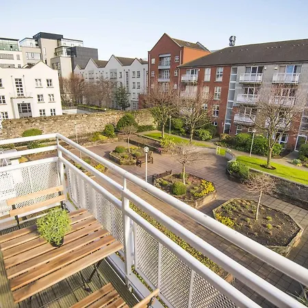 Sir John Rodgersons Quay Apartment